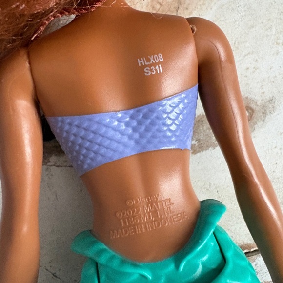 DISNEY Ariel The Little Mermaid collectible doll Halle Bailey live action 2022 - Picture 6 of 10